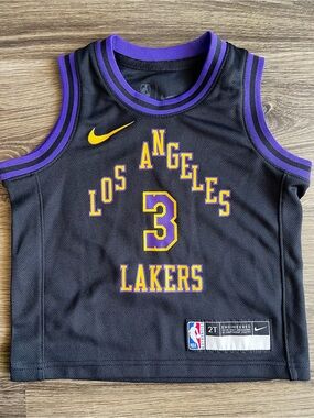 Lakers 2T jersey